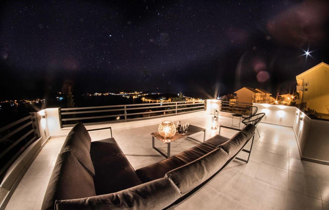 The Grande - Huge Terrace - Amazing Sea Views - Tastefully Furnished - Access To Rooftop Terrace And Gym - Hillside Apartments Rogoznica Rogoznica  Zewnętrze zdjęcie