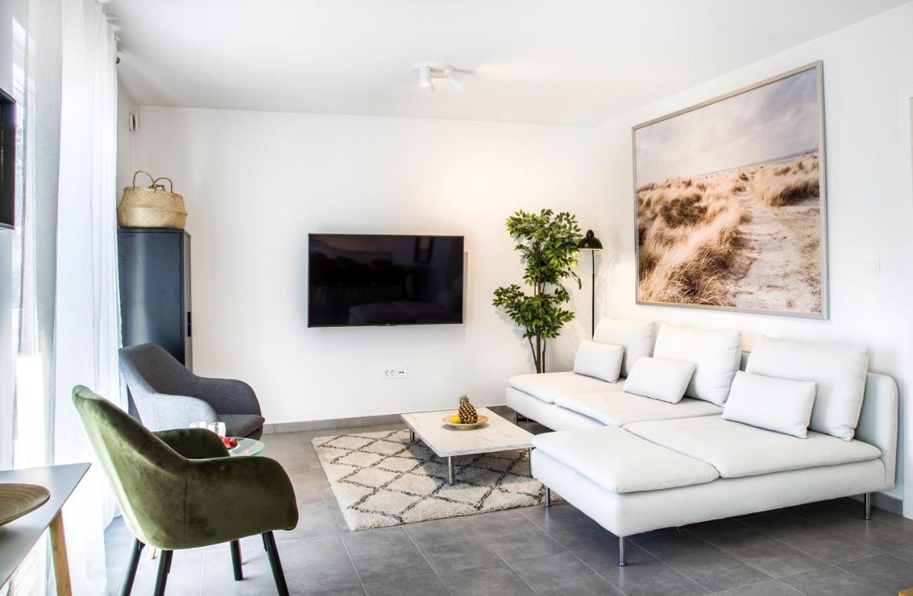 The Grande - Huge Terrace - Amazing Sea Views - Tastefully Furnished - Access To Rooftop Terrace And Gym - Hillside Apartments Rogoznica Rogoznica  Zewnętrze zdjęcie