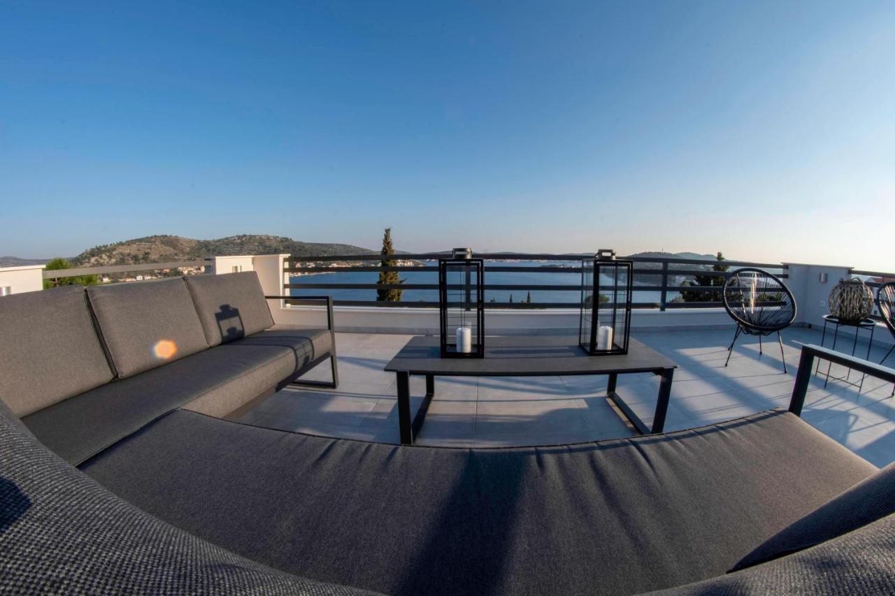 The Grande - Huge Terrace - Amazing Sea Views - Tastefully Furnished - Access To Rooftop Terrace And Gym - Hillside Apartments Rogoznica Rogoznica  Zewnętrze zdjęcie