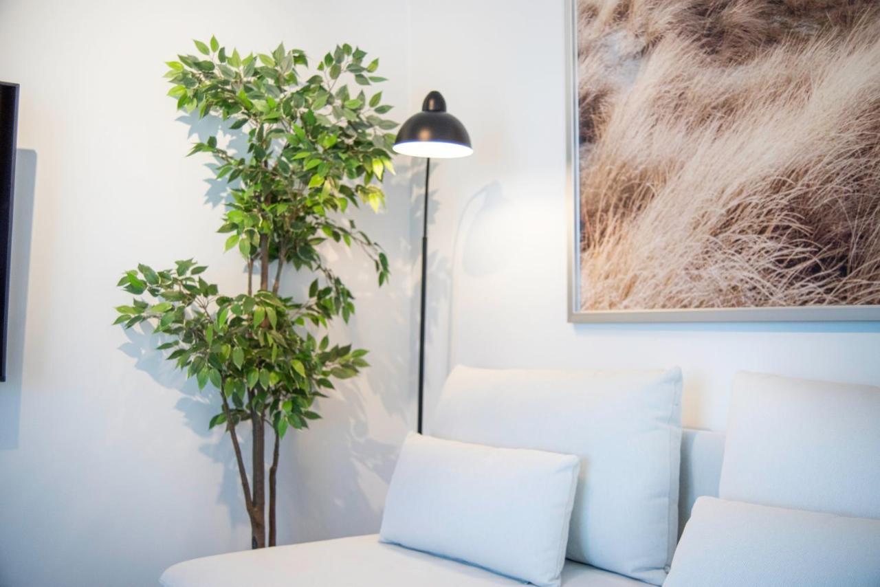 The Grande - Huge Terrace - Amazing Sea Views - Tastefully Furnished - Access To Rooftop Terrace And Gym - Hillside Apartments Rogoznica Rogoznica  Zewnętrze zdjęcie