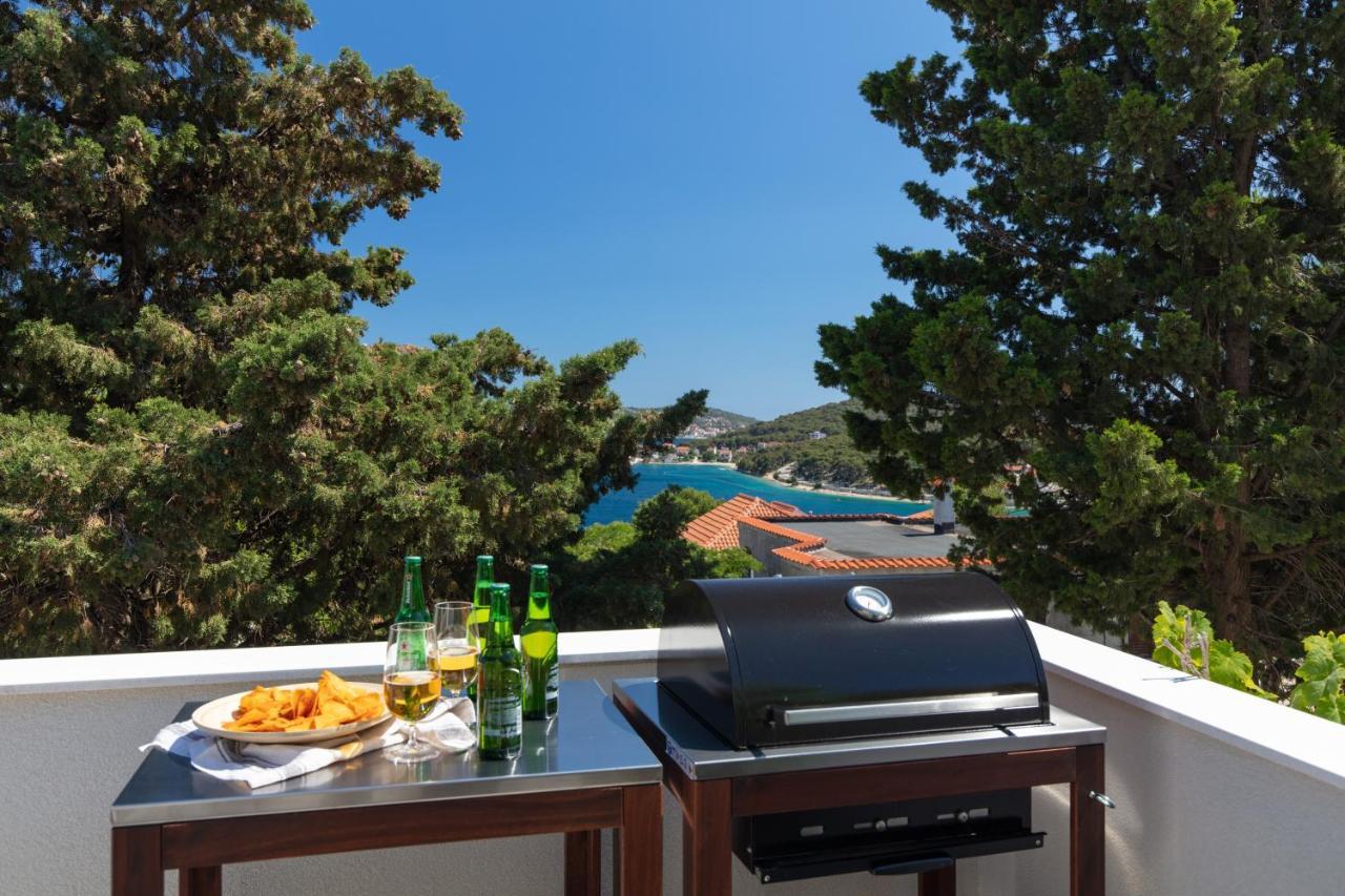 The Grande - Huge Terrace - Amazing Sea Views - Tastefully Furnished - Access To Rooftop Terrace And Gym - Hillside Apartments Rogoznica Rogoznica  Zewnętrze zdjęcie