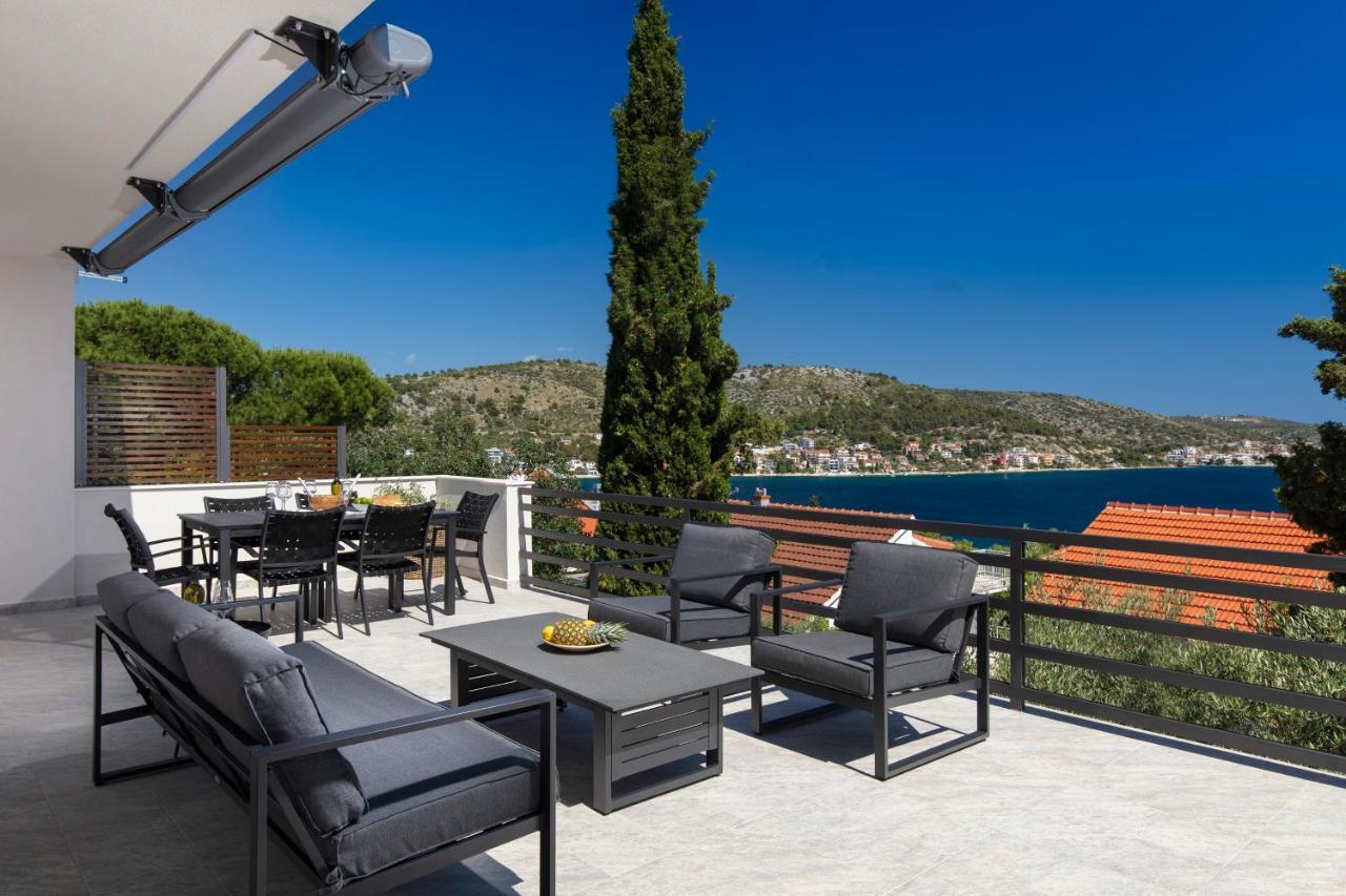The Grande - Huge Terrace - Amazing Sea Views - Tastefully Furnished - Access To Rooftop Terrace And Gym - Hillside Apartments Rogoznica Rogoznica  Zewnętrze zdjęcie